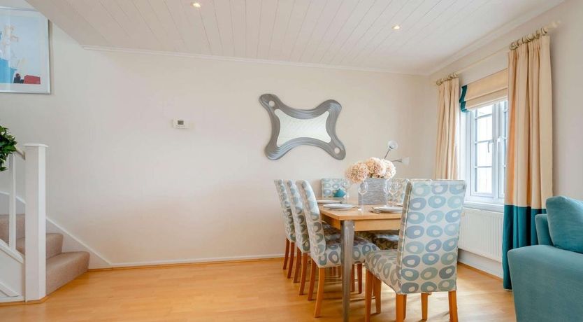 Photo of 4 Bed in South Cerney