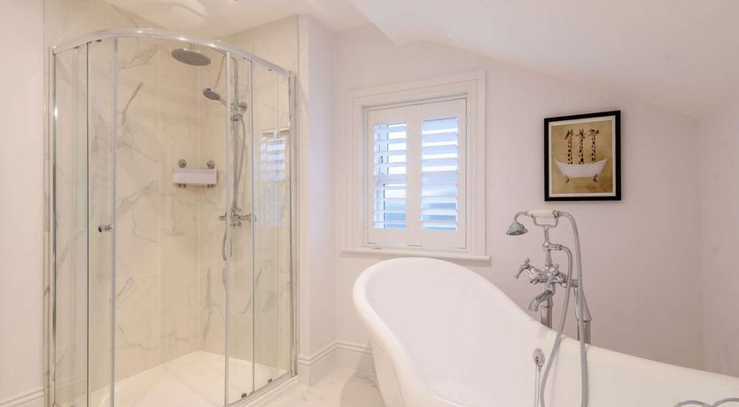 Photo of 5 Bed in Matlock Bath