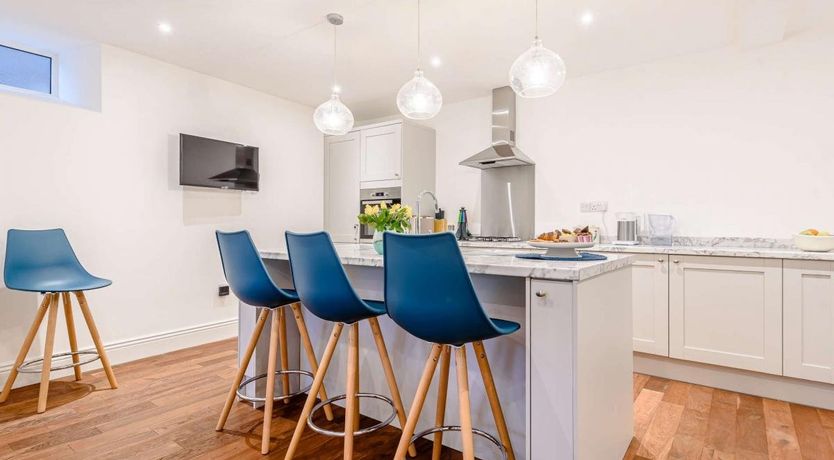 Photo of 5 Bed in Matlock Bath