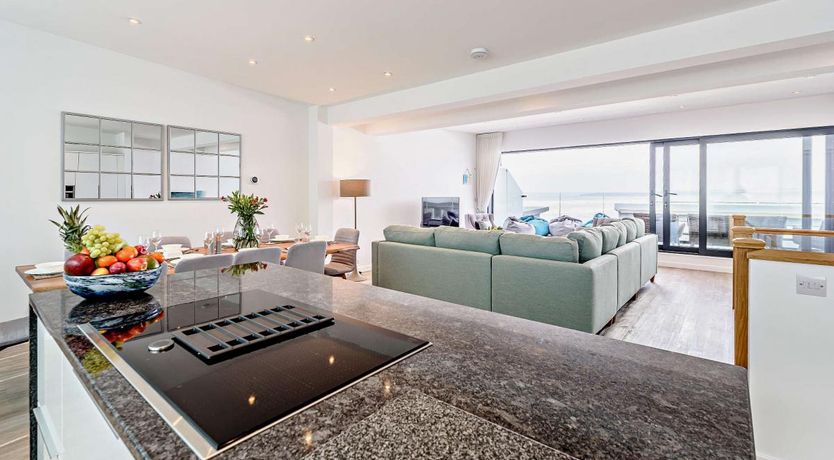 Photo of 5 Bed in Westward Ho