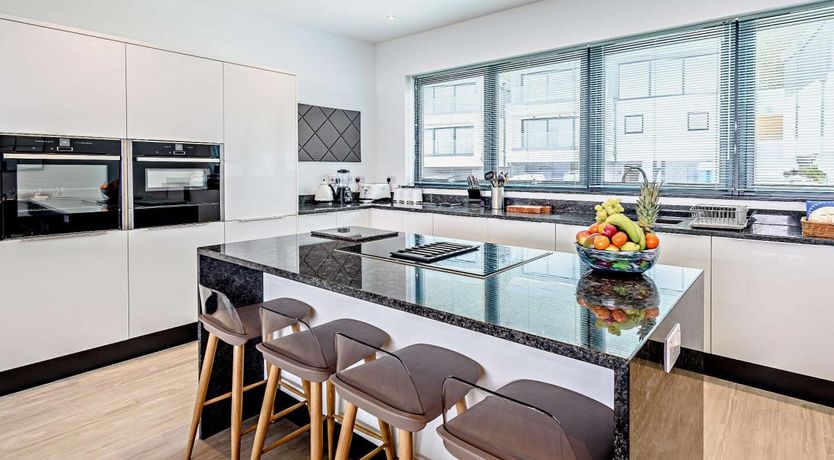 Photo of 5 Bed in Westward Ho