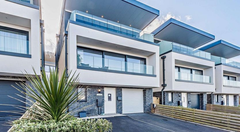 Photo of 5 Bed in Westward Ho