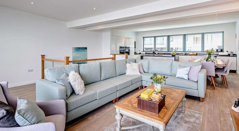 Photo of 5 Bed in Westward Ho