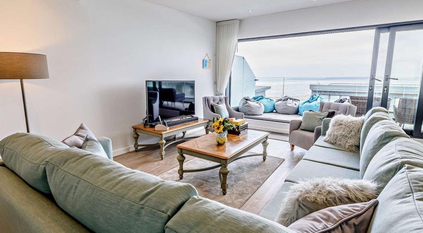 Photo of 5 Bed in Westward Ho