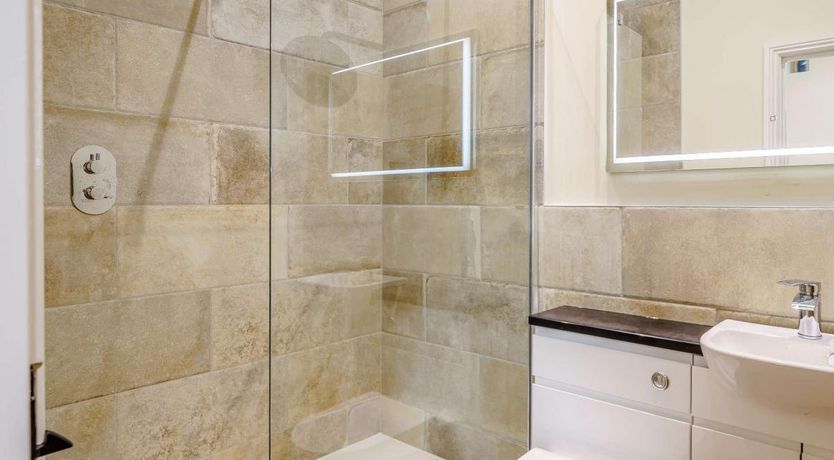 Photo of 5 Bed in Embleton