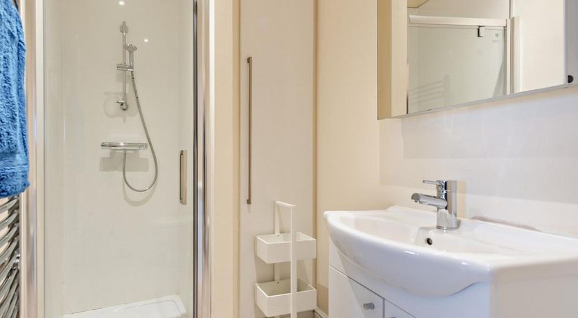 Photo of 1 Bed in Tenby