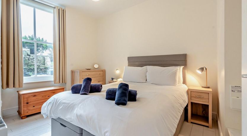 Photo of 1 Bed in Tenby