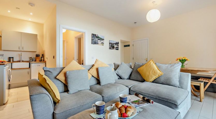 Photo of 1 Bed in Tenby