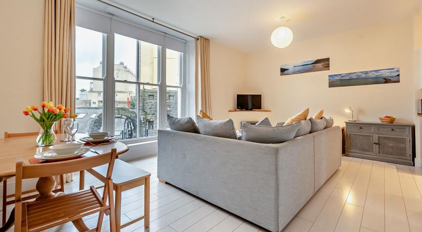 Photo of 1 Bed in Tenby