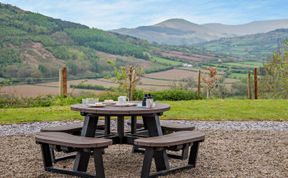 Photo of 3 Bed in Crickhowell