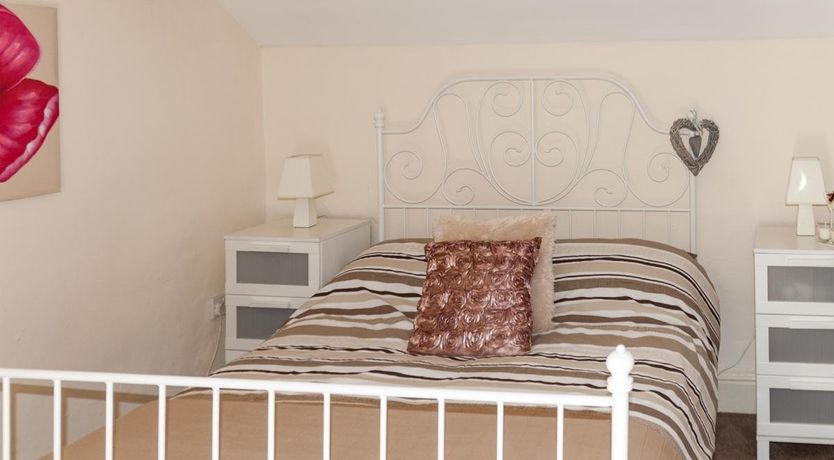 Photo of 2 Bed in Crynant