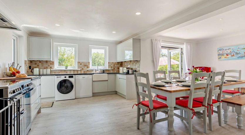 Photo of 5 Bed in Bude