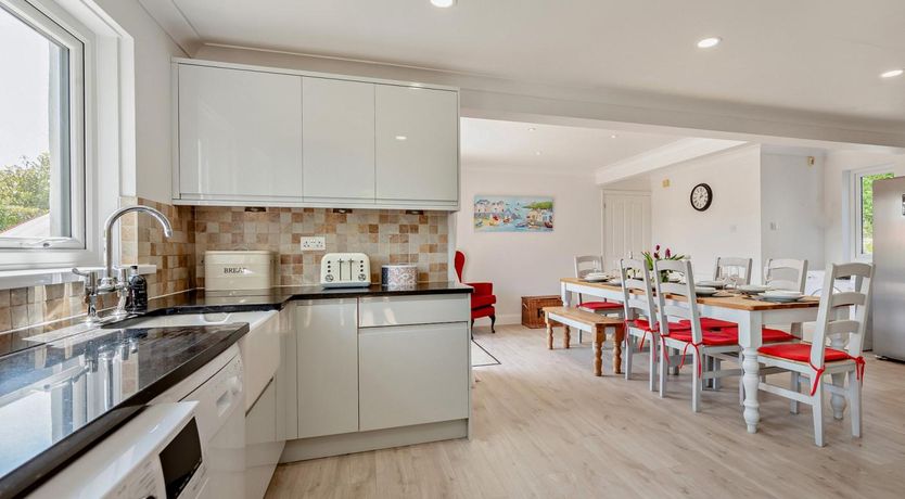 Photo of 5 Bed in Bude