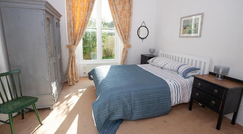 Photo of 3 Bed in Tenby