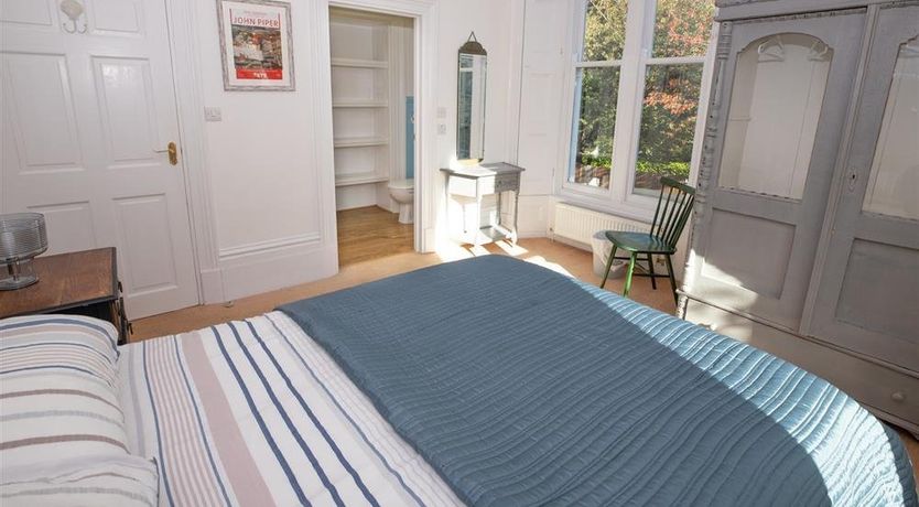 Photo of 3 Bed in Tenby