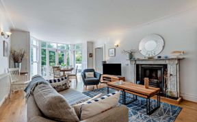 Photo of 3 Bed in Tenby