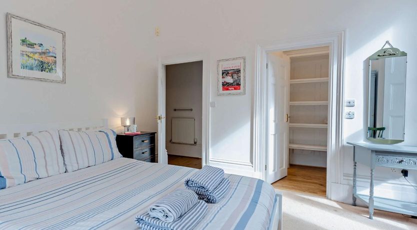 Photo of 3 Bed in Tenby