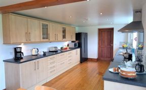 Photo of 6 Bed in Llandovery