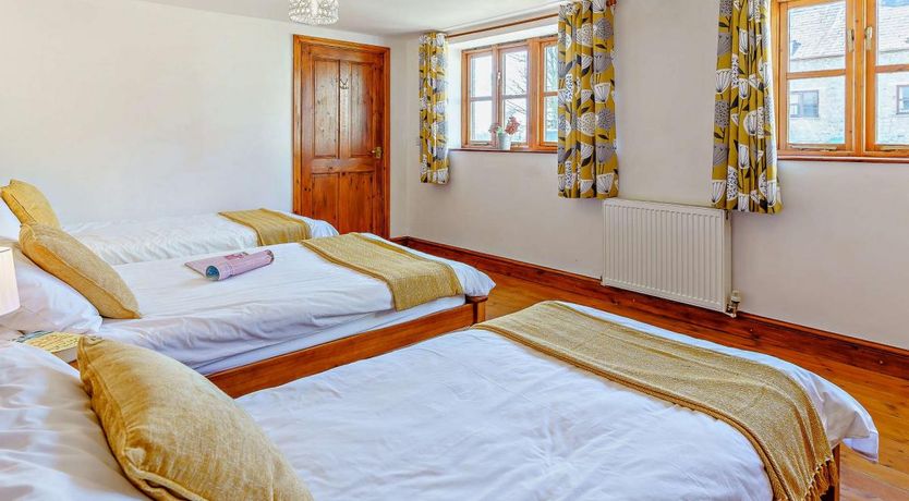 Photo of 6 Bed in Cynghordy