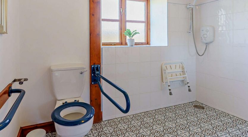 Photo of 6 Bed in Cynghordy