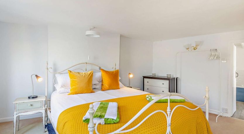 Photo of 3 Bed in Polruan