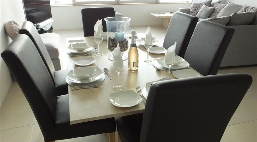 Photo of 2 Bed in Tenby