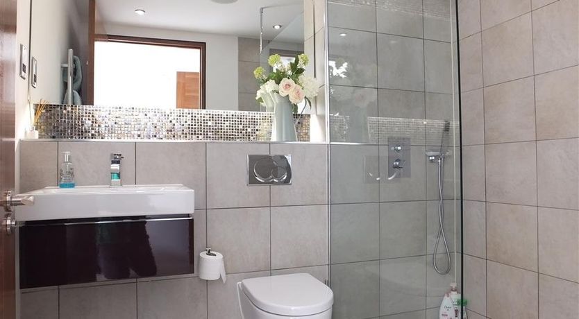 Photo of 2 Bed in Tenby