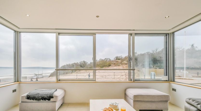 Photo of 2 Bed in Tenby