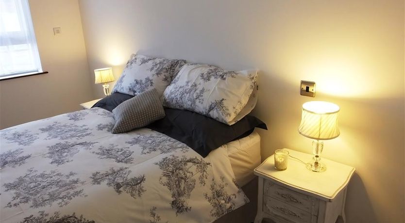 Photo of 2 Bed in Tenby