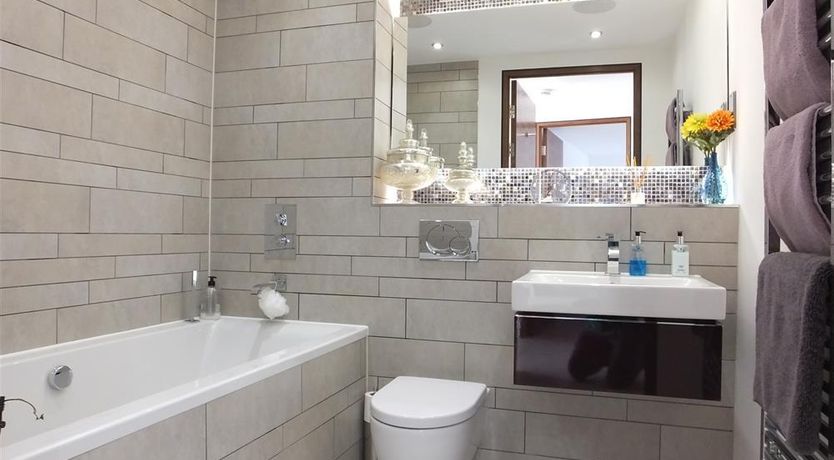 Photo of 2 Bed in Tenby