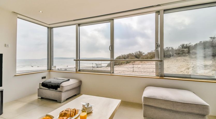Photo of 2 Bed in Tenby