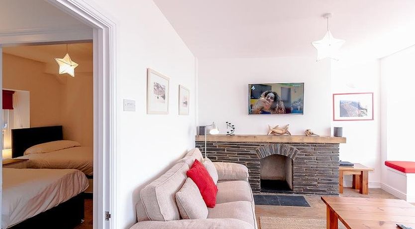 Photo of 4 Bed in Aberdovey