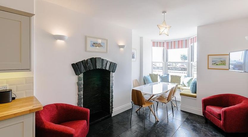 Photo of 4 Bed in Aberdovey