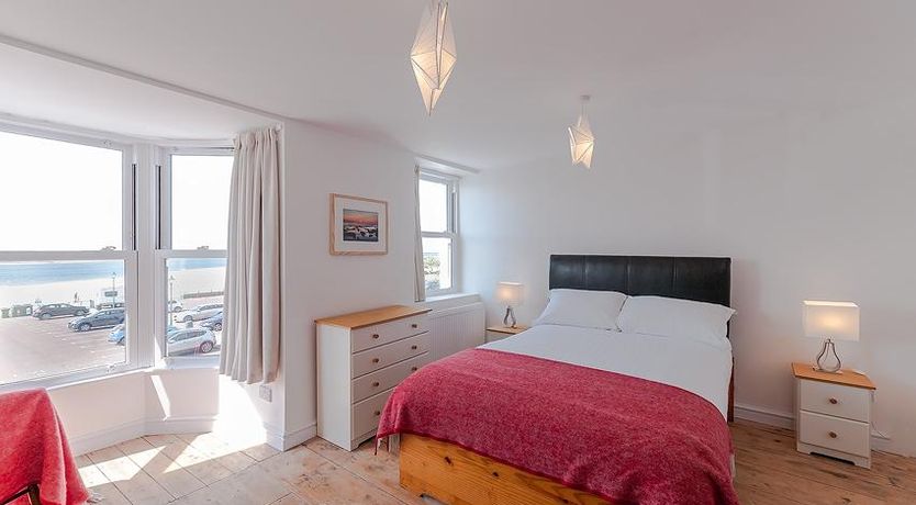 Photo of 4 Bed in Aberdovey