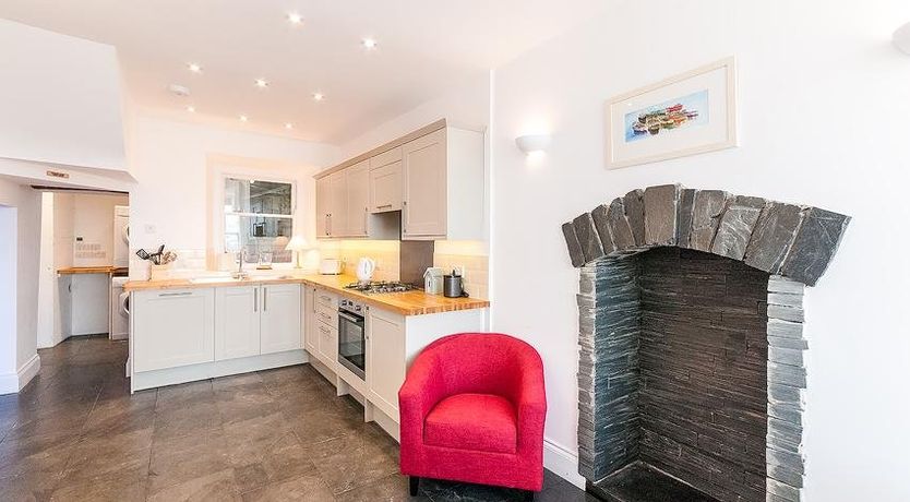 Photo of 4 Bed in Aberdovey