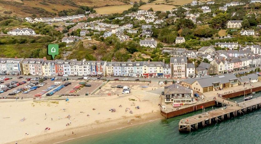 Photo of 4 Bed in Aberdovey