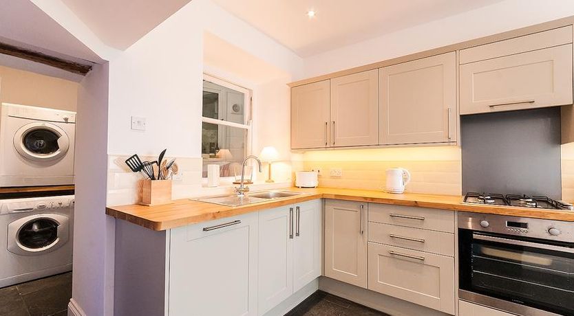 Photo of 4 Bed in Aberdyfi