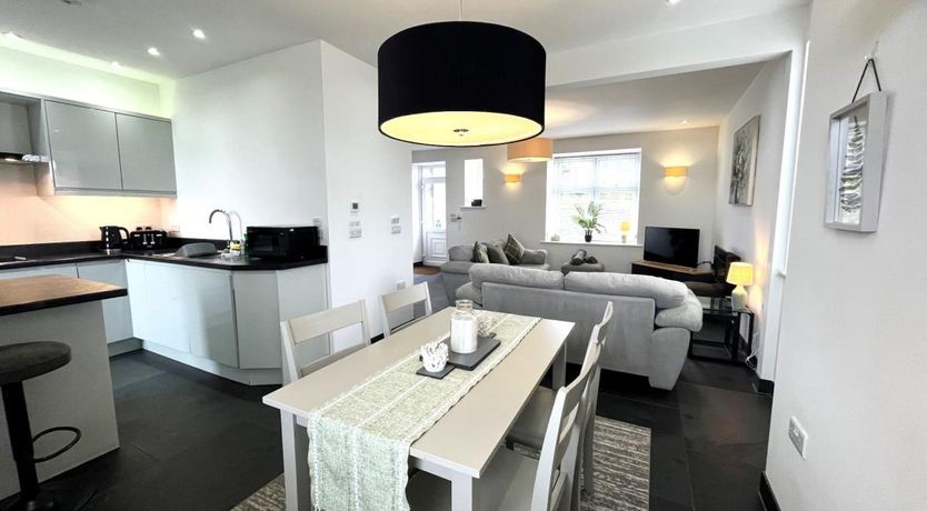 Photo of 2 Bed in Dyffryn Ardudwy