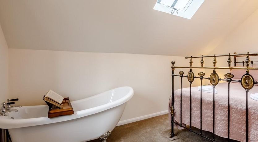 Photo of 1 Bed in Glastonbury