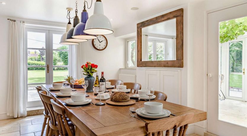 Photo of 5 Bed in Winfrith Newburgh