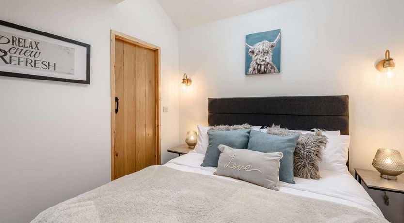 Photo of 1 Bed in High Bickington