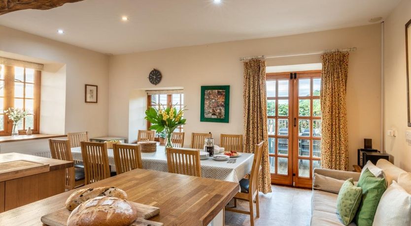 Photo of 8 Bed in Llanigon