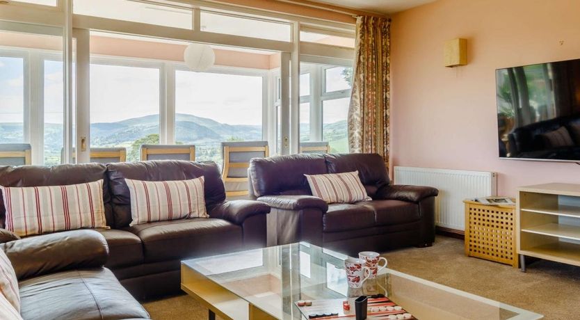 Photo of 6 Bed in Pennorth