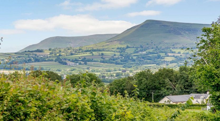 Photo of 6 Bed in Brecon