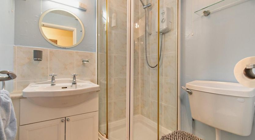 Photo of 2 Bed in Tenby