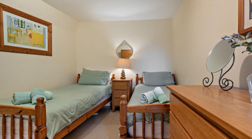 Photo of 2 Bed in Tenby