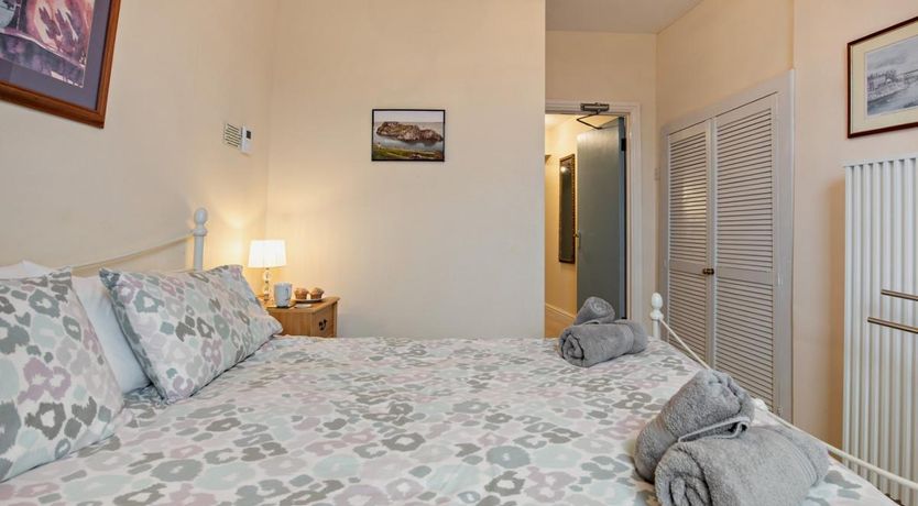 Photo of 2 Bed in Tenby