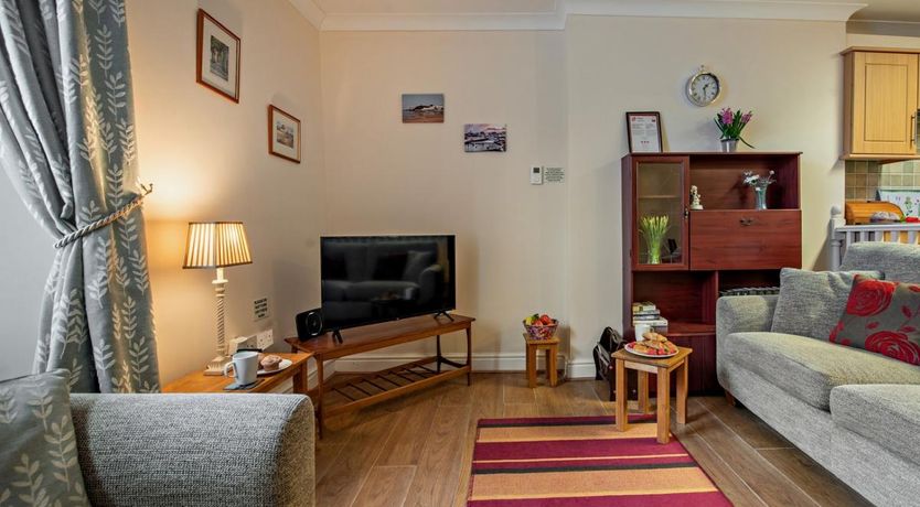 Photo of 2 Bed in Tenby