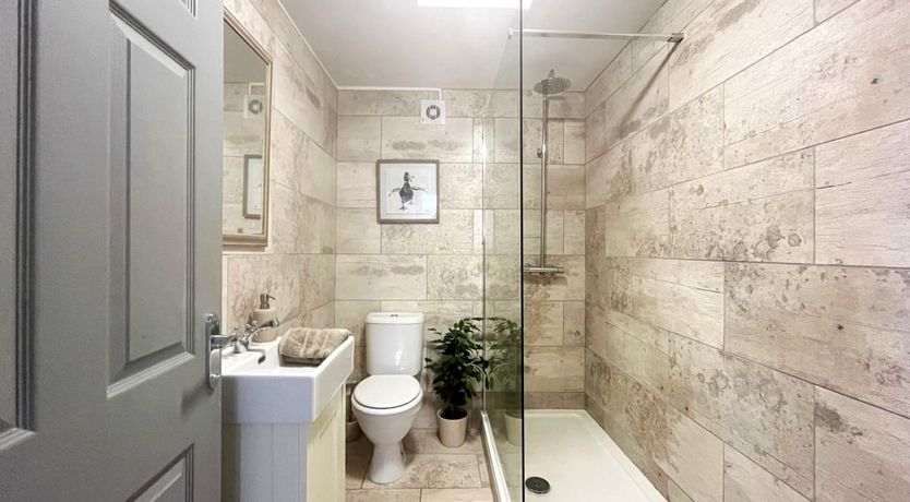 Photo of 2 Bed in Caergeiliog