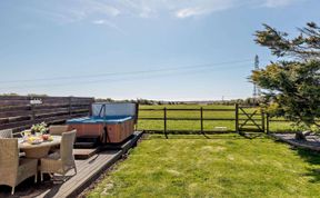 Photo of 2 Bed in Holyhead